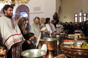 Έτσι έγινε το ομαδικό  βάπτισμα στην Κύπρο, με έξοδα της Αρχιεπισκοπής