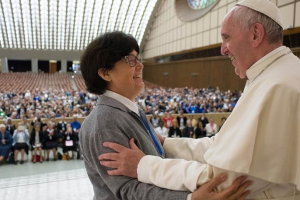 O Πάπας Φραγκίσκος προανήγγειλε την αξιοποίηση του ρόλου  της γυναίκας στην Εκκλησία με τον θεσμό των διακονισσών