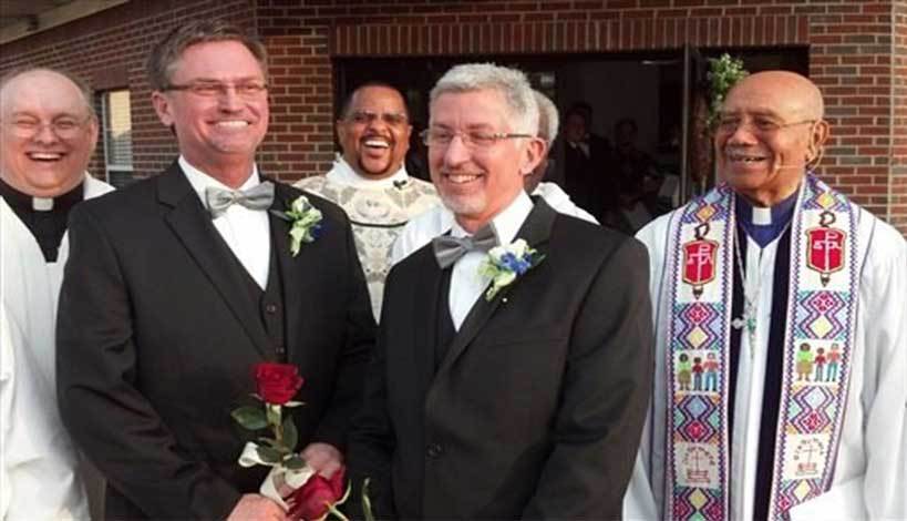 You are currently viewing ΣΟΥΗΔΙΑ – Σουηδός πρωθυπουργός: «Όποιοι ιερείς δεν θέλουν να τελέσουν “γάμο” ομοφυλόφιλων, να βρουν άλλη δουλειά»