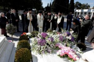 Τρισάγιο στον τάφο του μακαριστού Αρχιεπισκόπου Χριστοδούλου τέλεσε ο Αθηνών Ιερώνυμος για τα δέκα χρόνια από την κοίμησή Του