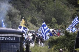 Πένθιμα χτυπούσαν οι καμπάνες στις Πρέσπες