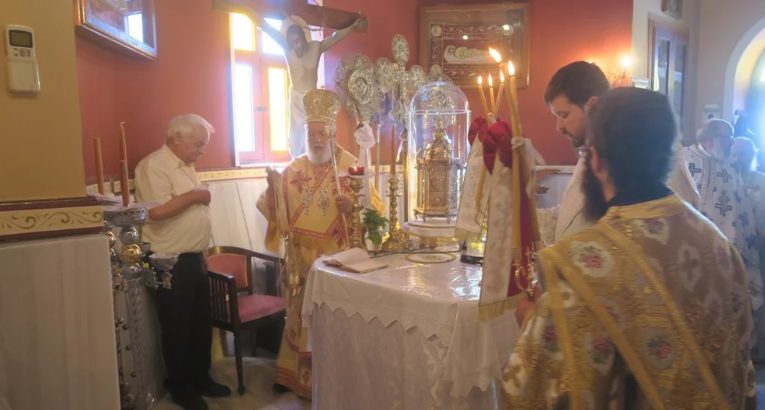 You are currently viewing Αρχιερατική Θεία Λειτουργία στη Σέριφο από τον Σύρου Δωρόθεο