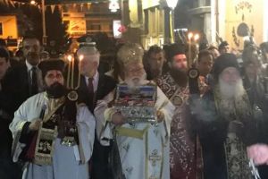 Κλήρος και λαός υποδέχτηκαν την Αγία Ζώνη της Παναγίας στην Τρίπολη