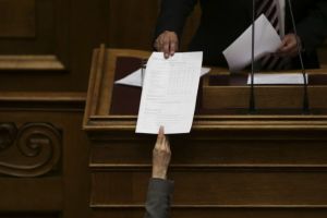 Οι προτάσεις ΣΥΡΙΖΑ για το Σύνταγμα: Η Εκκλησία, η εκλογή ΠτΔ από τον λαό, το όριο θητείας στους βουλευτές