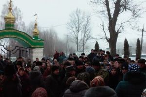 Ανεπίτρεπτα επεισόδια βίας στην Ουκρανία-Ξυλοδαρμός πιστών