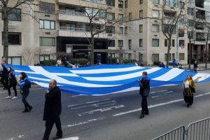 Ελλάδα θα θυμίζει σήμερα  η 5η Λεωφόρος στη Νέα Υόρκη – Παρέλαση με Εύζωνες, αφιερωμένη στα 100 χρόνια από τη Γενοκτονία των Ποντίων