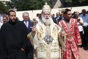 Πατριάρχης Αλεξανδρείας: “Όπου βρίσκεται ο Έλληνας μεγαλουργεί” – Τελέσθηκαν τα θυρανοίξια του Ι.Ν. Αγ. Κωνσταντίνου και Ελένης