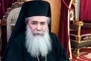 Ο Πατριάρχης Ιεροσολύμων Θεόφιλος αποδεικνύει την αχαριστία του στο Φανάρι και προκαλεί προβλήματα για το θέμα της Ουκρανίας