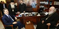 Χρυσοχοΐδης -Κουμουτσάκος και Αρχιεπίσκοπος- Ιεράρχες, «συσκέφθηκαν» για το προσφυγικό- μεταναστευτικό