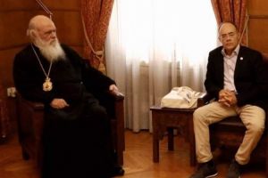 Συνάντηση Βουλευτή Χίου Ανδρέα Μιχαηλίδη με Αρχιεπίσκοπο Ιερώνυμο.
