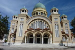 Ο Έλληνας αγαπά την Εκκλησία του. Δείξτε μας ότι την αγαπάτε και σείς!