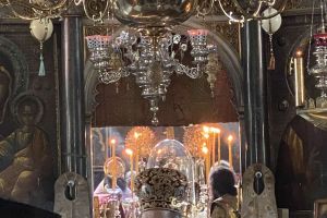 Η εορτή του Αγίου  Αθανασίου του εν Άθω στην Ι.Μ.Μ. Λαύρας και το τάμα- παράκληση  του Σεβ. Καρπάθου Αμβροσίου