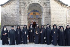Ναύπακτος: Κουρά νέου Μοναχού στην Ιερά Μονή Αμπελακιωτίσσης
