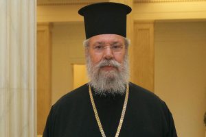 Βάλλει κατά του Αρχιεπισκόπου Κύπρου καθηγητής Θεολογίας που καθοδηγεί …θεολογικά την ανταρσία των τεσσάρων: – «Έχει δημιουργήσει σχίσμα»