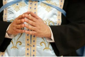 Ο ιερέας από την Κάλυμνο ζητεί να κοινωνήσει ασθενείς με κορονοϊό στο νοσοκομείο