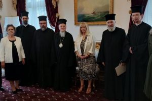 Επίσκεψη στελεχών και συνεργατών της  Ι. Μητροπόλεως  Σμύρνης εις τον Οικουμενικό Πατριάρχη