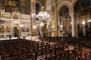 Οἱ Θεσμοί στήν Ἐντατική! Μόνο το 27% των Ελλήνων επιλέγουν την Εκκλησία