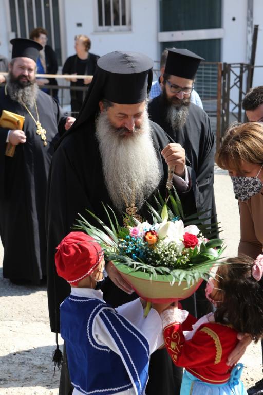 You are currently viewing Ο Φθιώτιδος Συμεών προς τους νέους: «Παιδιά μου, να ξέρετε ότι είμαι κοντά σας για ό,τι με χρειαστείτε».