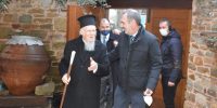 Το μήνυμα του Οικουμενικού Πατριάρχη από την Ίμβρο για ειρήνη του σύμπαντος κόσμου – Συγκίνηση για τα ξωκλήσια που ανακαινίστηκαν στο νησί