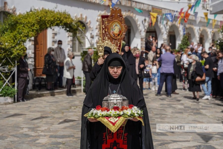 You are currently viewing Λαμπρός ο εορτασμός των Αγίων Ραφαήλ, Νικολάου και Ειρήνης στην ομώνυμη Μονή στη Μυτιλήνη