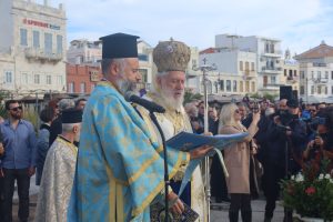 Επεφάνη Κύριος τη Ερμουπόλει και Φως Αυτού σήμερον εσημειώθη επ’ αυτήν!