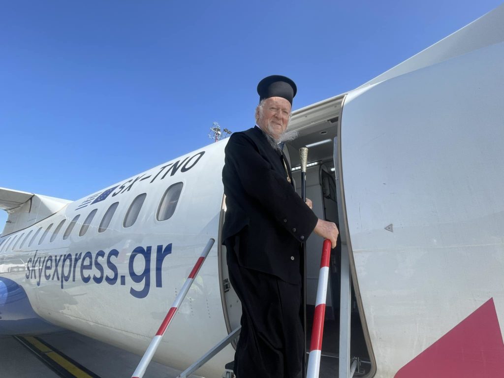 You are currently viewing Ο Οικουμενικός Πατριάρχης Βαρθολομαίος αναχώρησε για το Αεροδρόμιο του Ακτίου Πρέβεζας