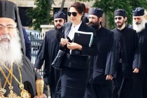 “Εξάψαλμος”δικηγόρων μοναχών Αγίου Αββακούμ σε Αρχιεπίσκοπο Κύπρου-Τον καλούν να απαντήσει για τα περί “συμφωνίας” με Ησαΐα